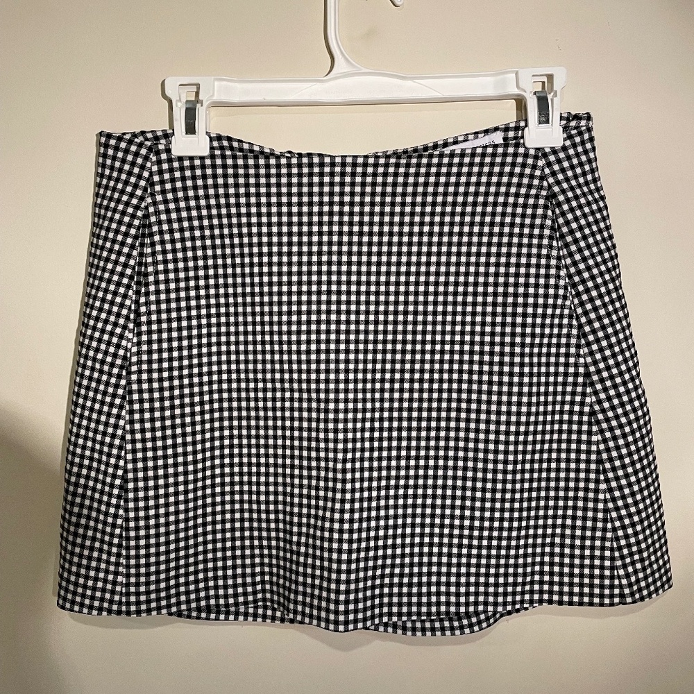 Urban Outfitters - Checkered Mini Skirt Size Medium